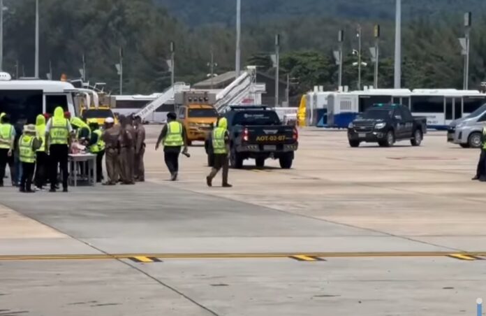 ОБНОВЛЕНИЕ: Взрывчатые материалы на борту рейса Air India в аэропорту Пхукета не найдены после изменения маршрута и угрозы взрыва